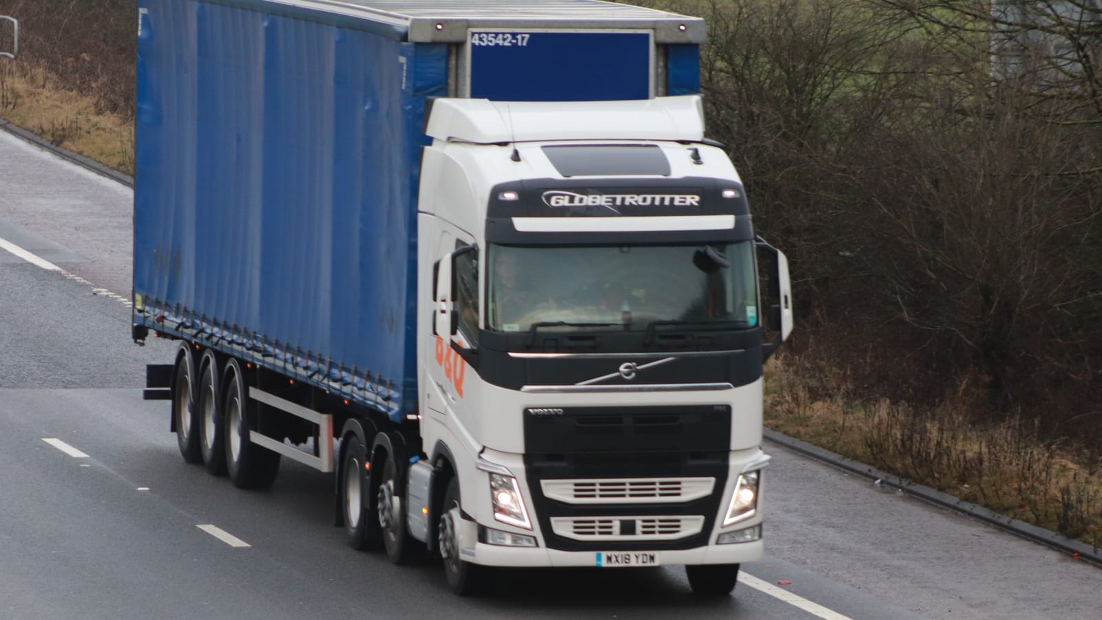 Curtain-side semi-trailer
