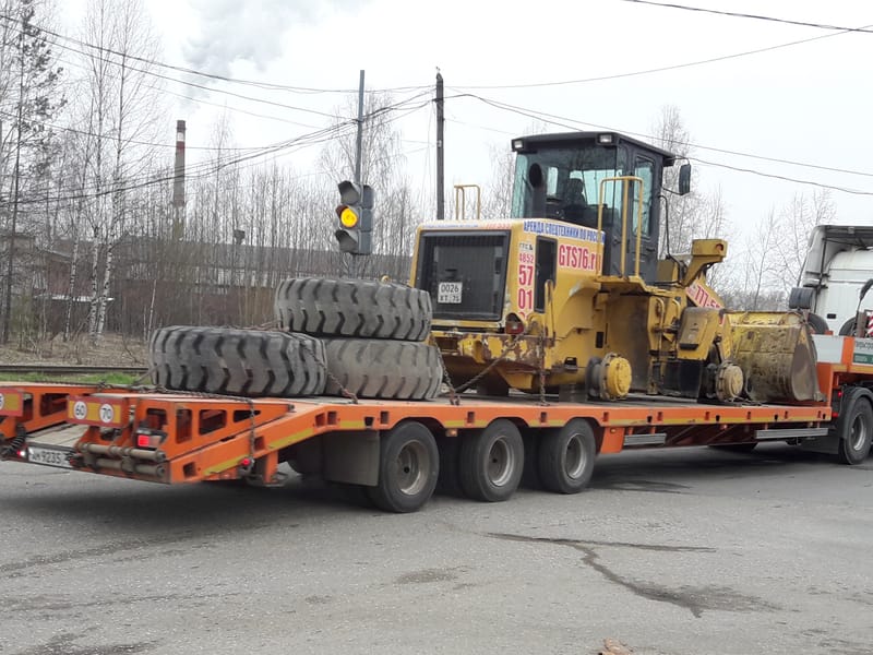 Low-bed trailer (lowboy)