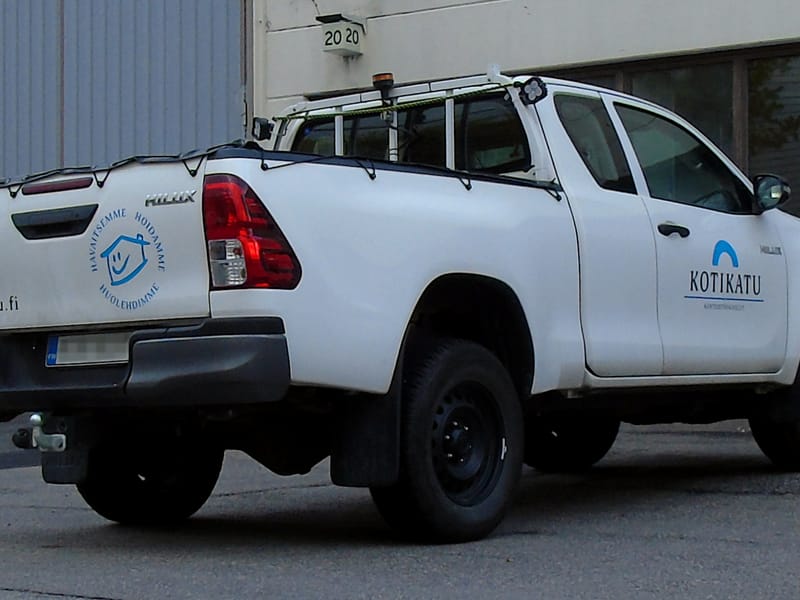 Pickup truck