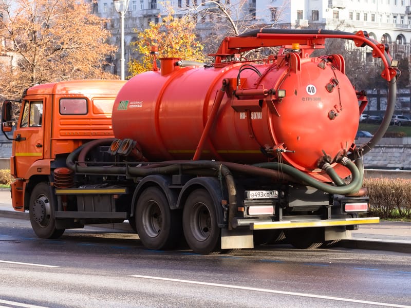 Sewage vacuum tanker